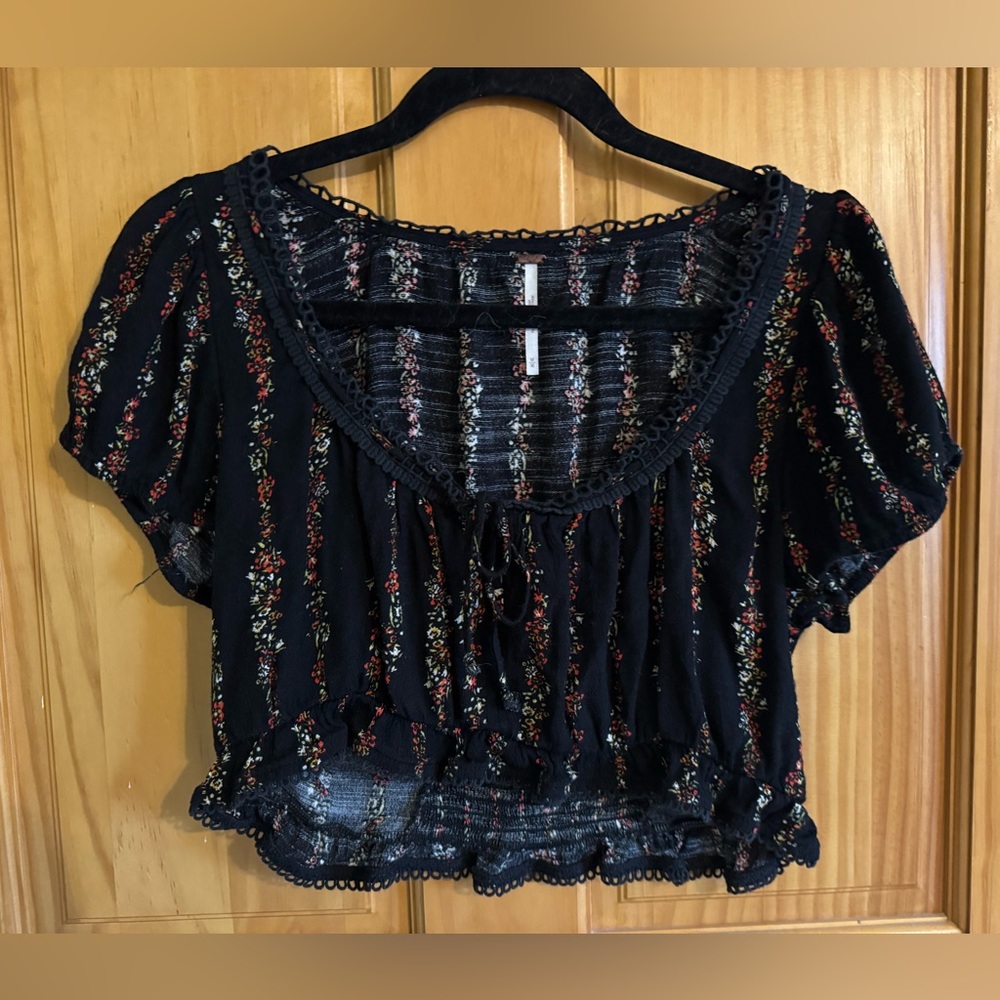 Free People Cropped Floral Peasant Top Smocked Hem Size M
